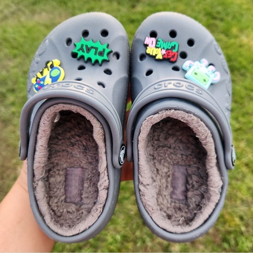 Crocs Kids Classic Baya Gray Lined Dual Clogs Charms Included Size C10 4-5 Years - Picture 9 of 15